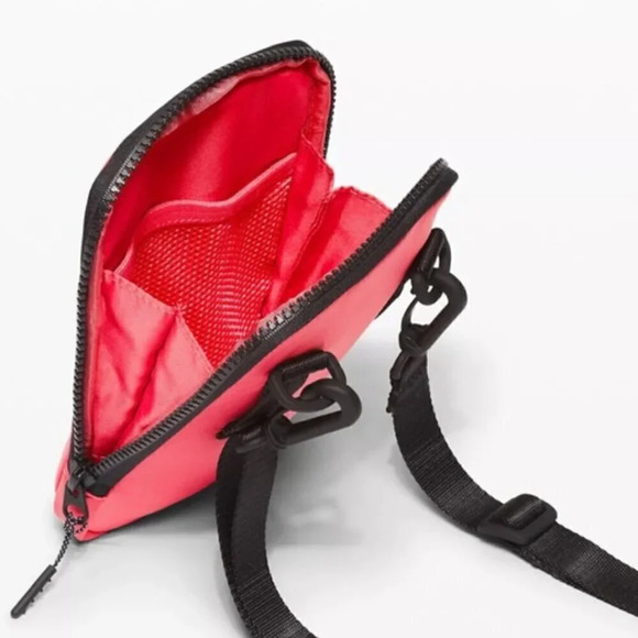 Lululemon Easy Access Crossbody Bag pink - Picture 3 of 6